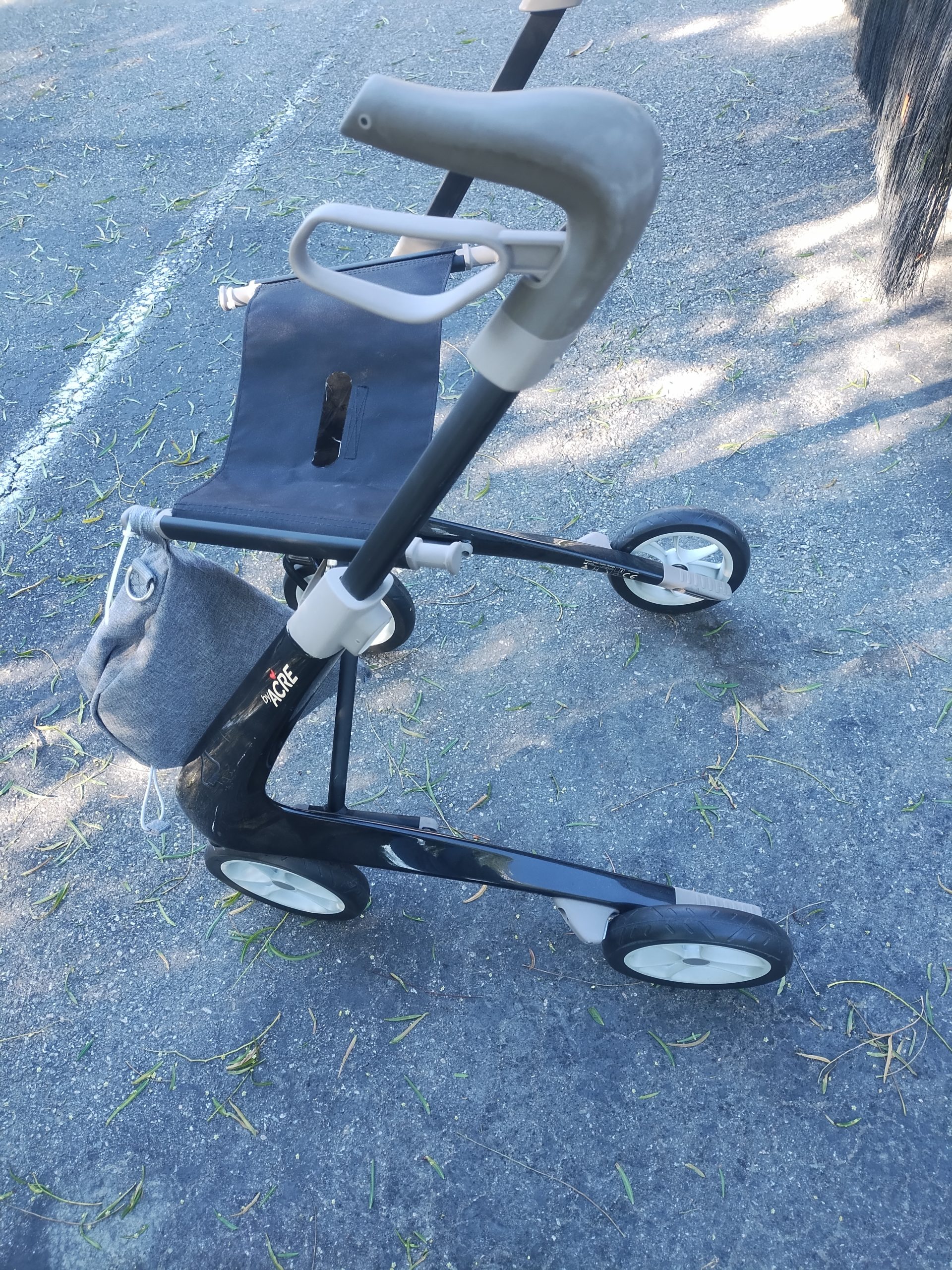 Advanced Quantum Edge power wheelchair - Almost new - lightly used