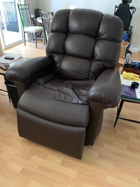 Golden Comfort Zone Power Lift Chair