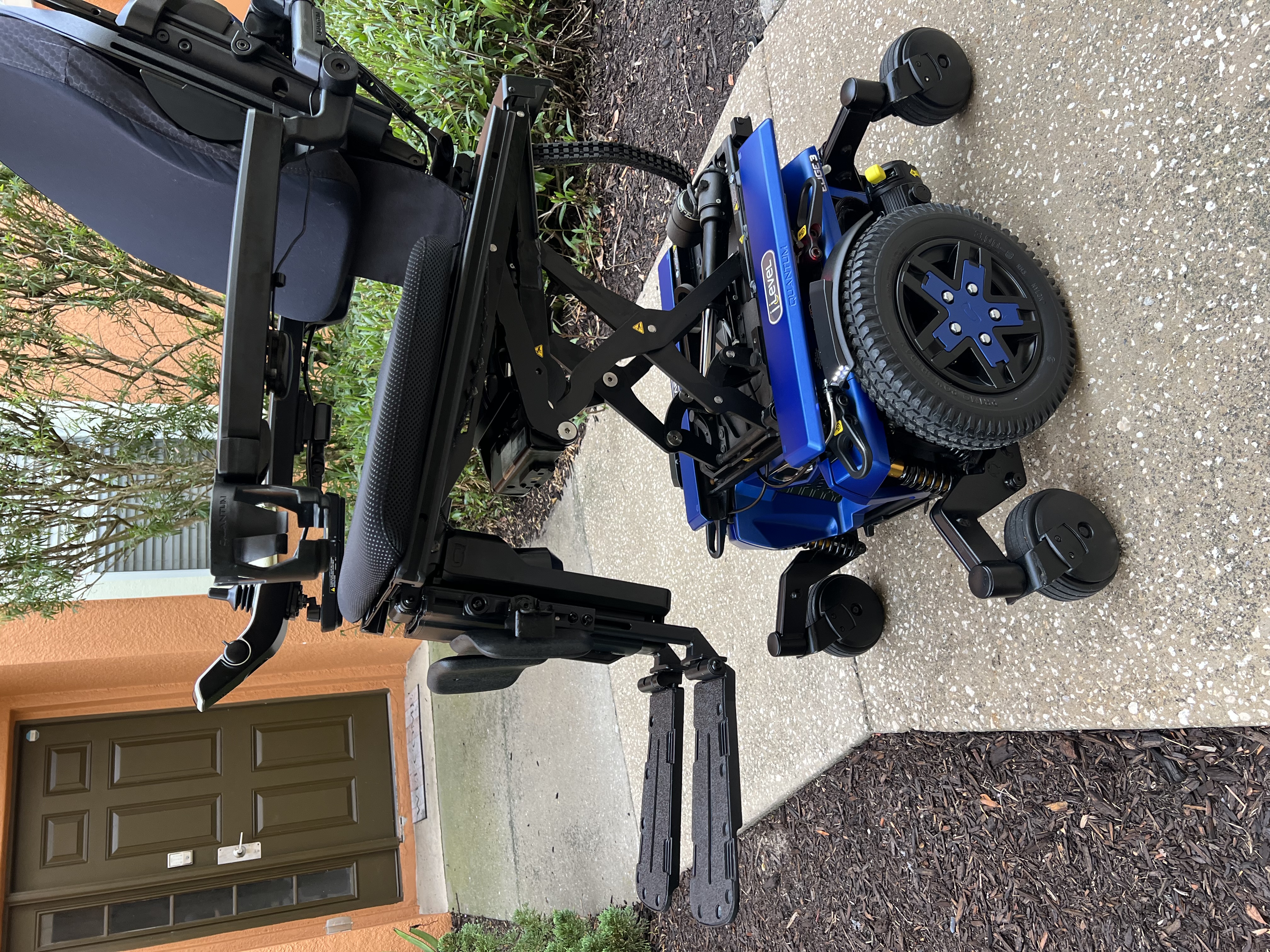 Wheelchair Quantum Q6 Edge 3 iLevel Pride Power Electric Chair • Lift • Recline